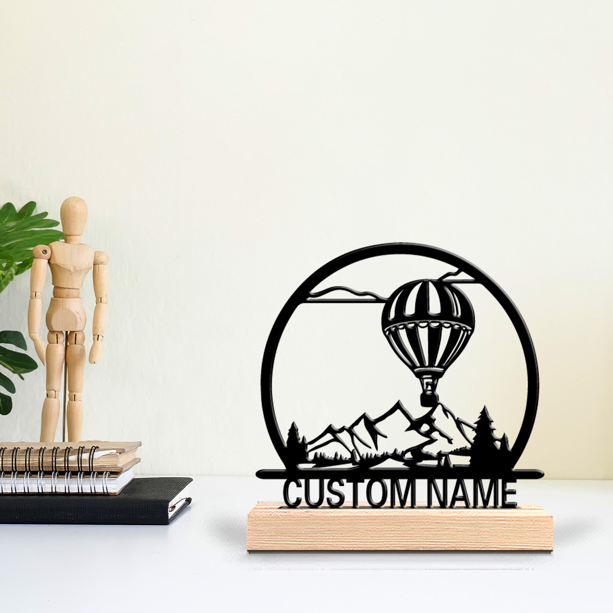 Art Craft Store - 1個入り 熱気球 カスタムネーム入りブリキ像 金属製オーナメント アートクラフト 木製台座付き