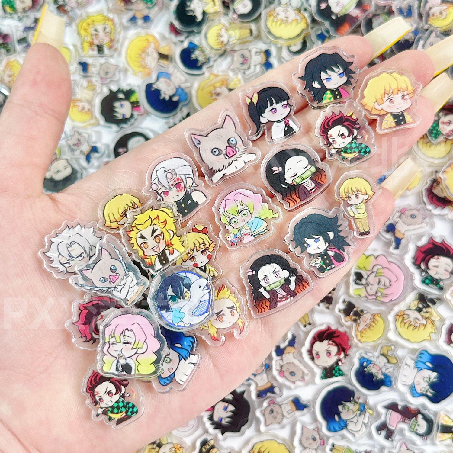 50/100枚入り 1/2cm ミニ鬼滅の刃アクリルシート  - Art Craft Store のレビューと価格